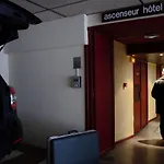 Logis Du Midi - Etienne Sud Otel