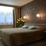Logis Du Midi - Etienne Sud Otel 3*