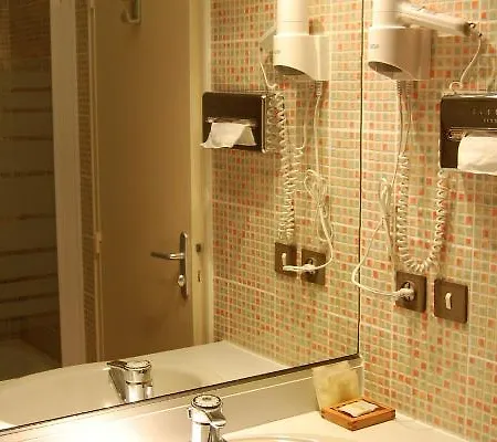 Hotel Logis Du Midi - Etienne Sud 3*