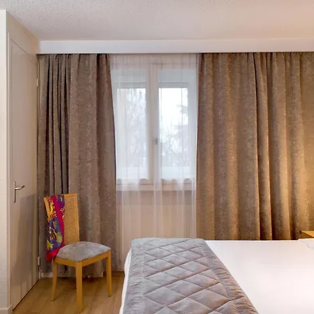 Logis Du Midi - Etienne Sud 3*