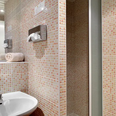 Logis Du Midi - Etienne Sud Hotel 3*