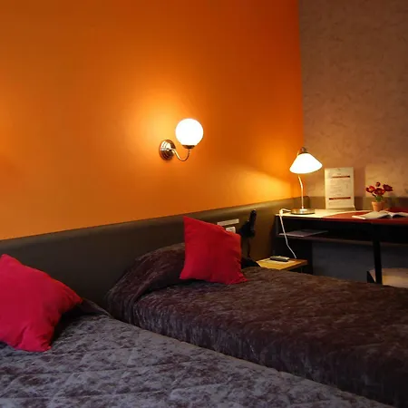 Hotel Logis Du Midi - Etienne Sud 3*