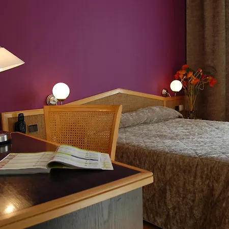 Hotel Logis Du Midi - Etienne Sud Saint-Etienne (Loire)