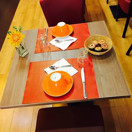 Logis Du Midi - Etienne Sud Hotel 3*