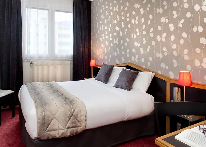 Hotel Logis Du Midi - Etienne Sud 3*