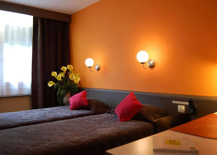 Logis Du Midi - Etienne Sud Hotel 3*
