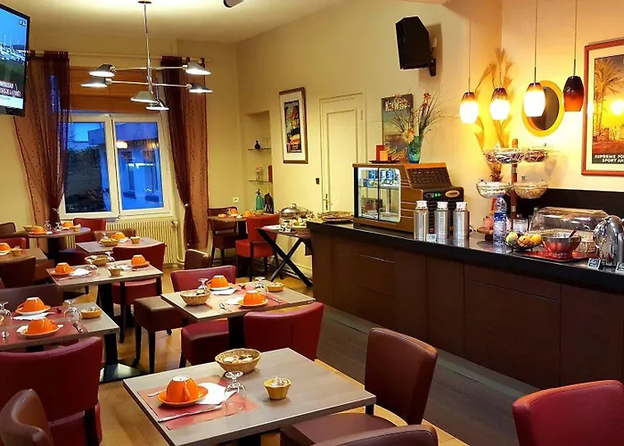 Hotel Logis Du Midi - Etienne Sud 3*
