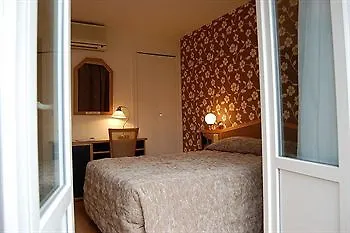 Logis Du Midi - Etienne Sud 3*